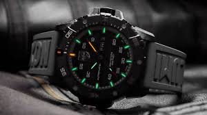 ساعت مچی مردانه اسپرت برند |XYZ